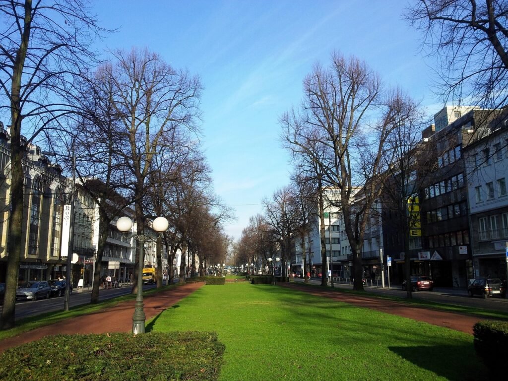 krefeld, deutschland, natur, gebäude, straßen, bäume, fahrzeuge, menschen, gras, park, himmel, wolken, sommer, feder, archite