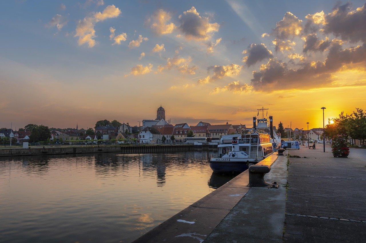 zonsondergang, sunset, hemel, sky, water, avond, evening, wolken, orange, oranje, natuur, wolgast, duitsland, germany