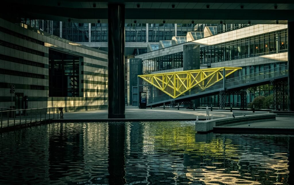 building, bank, facade, nature, reflection, modern, urban, city, water, office building, architecture, stuttgart, germany