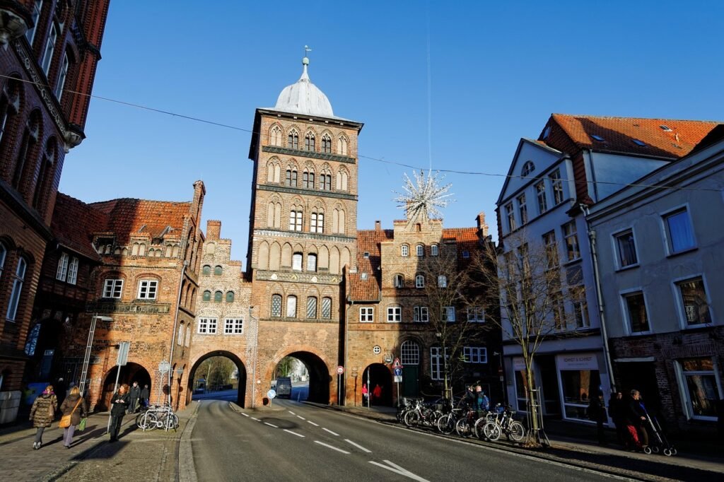 lübeck, hansestadt, hanse, historisch, architektur, gebäude, wahrzeichen, bauwerk, altstadt, innenstadt, fußgängerzone, lübec