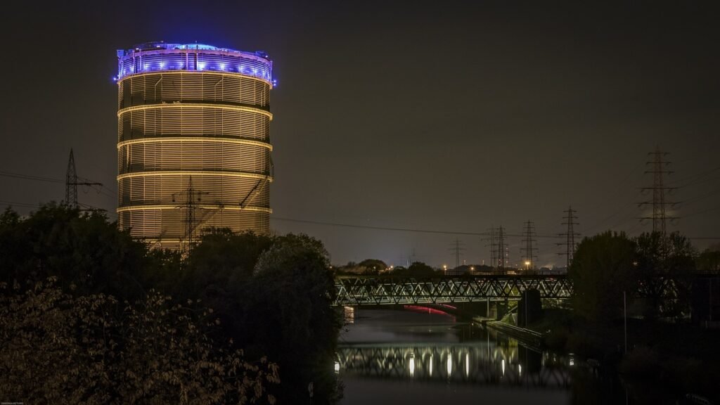 gasometer, oberhausen, architektur, bauwerk, gebäude, attraktion, wahrzeichen, sehenswürdigkeit, ruhrgebiet, industriearchite